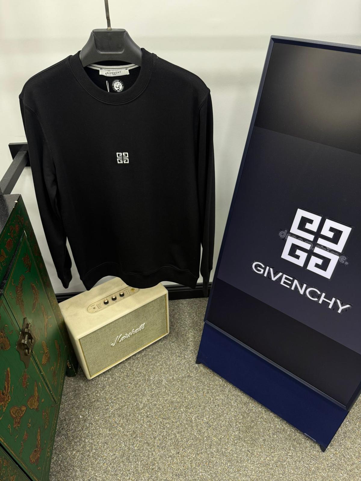 GIVENCHY PARIS Sweatshirt MADE IN TURKEY
