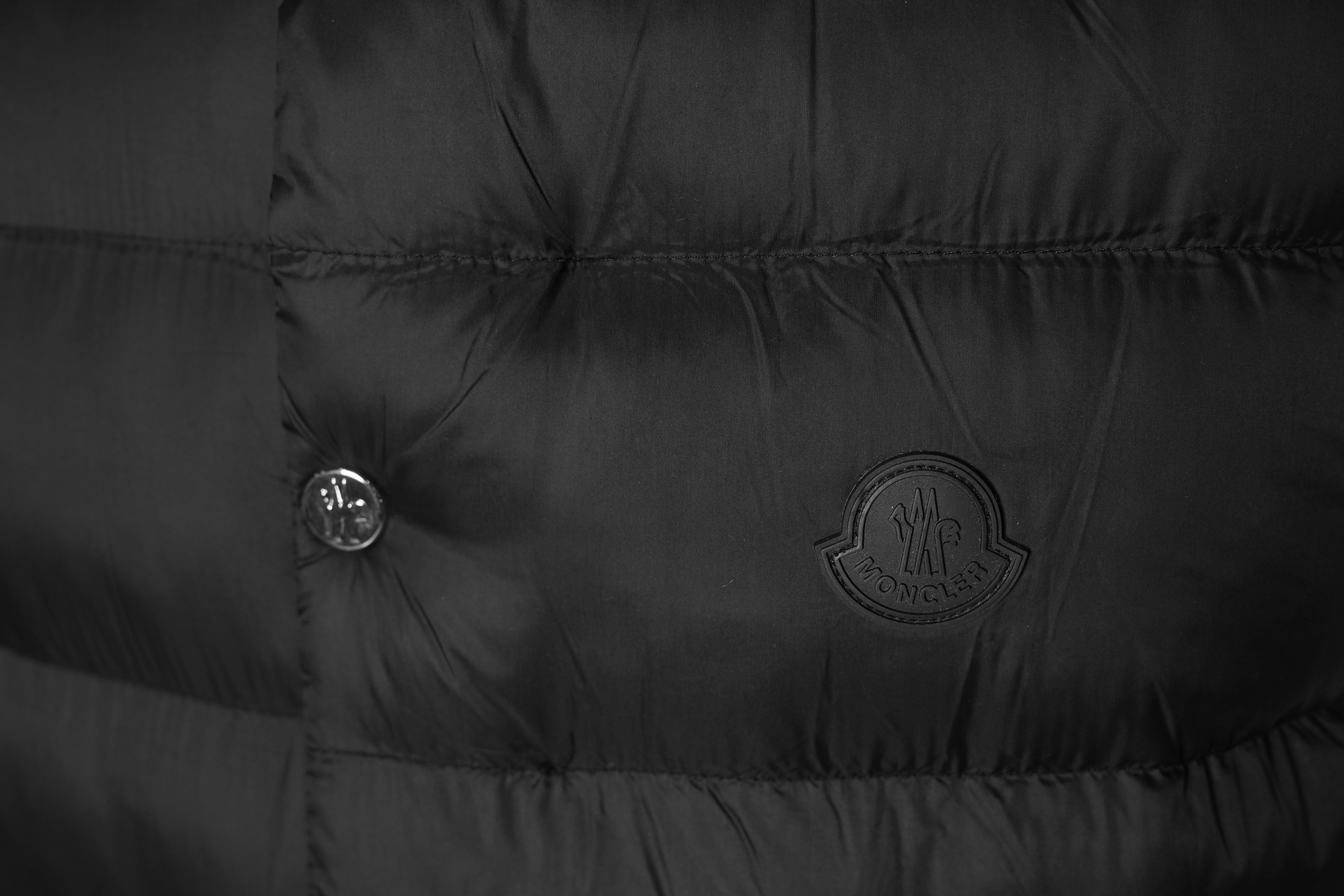Moncler Puffer Sleeveless Jacket Made in Turkey