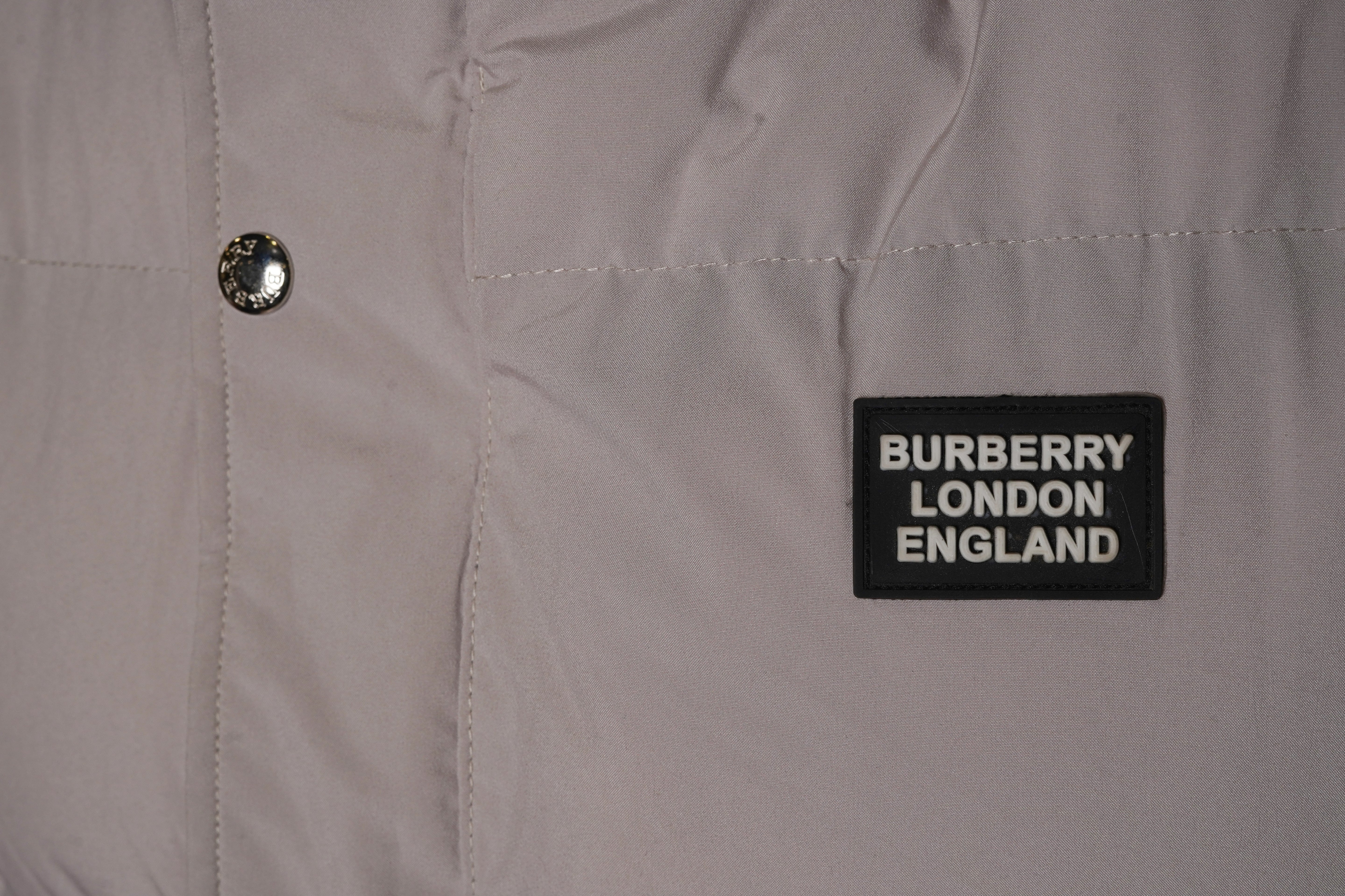 Burberry Puffer Sleeveless Jacket Made in Turkey