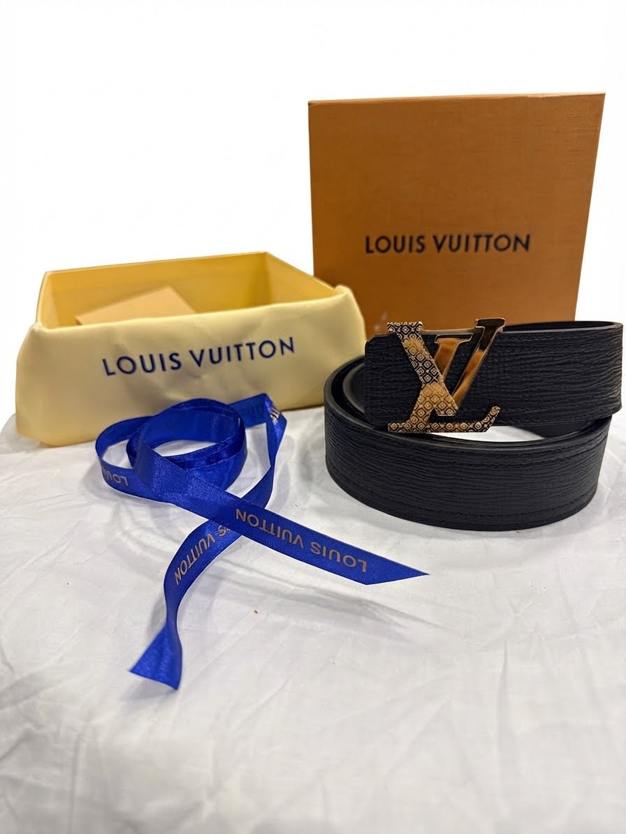 Louis Vuitton 1:1 Grade Initiales Reversible Leather Belt with LV Twist Buckle