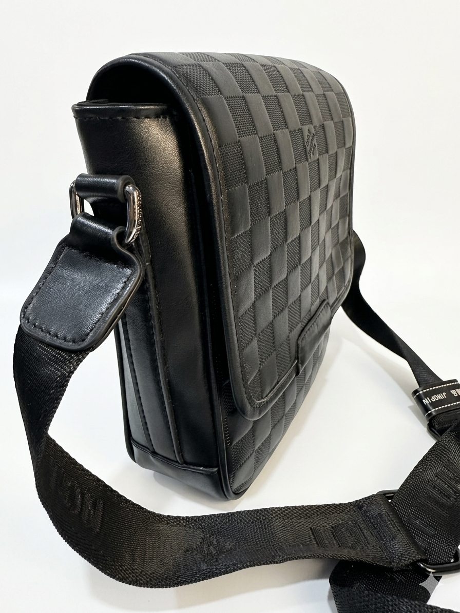 Louis Vuitton Monogram Messenger Bag